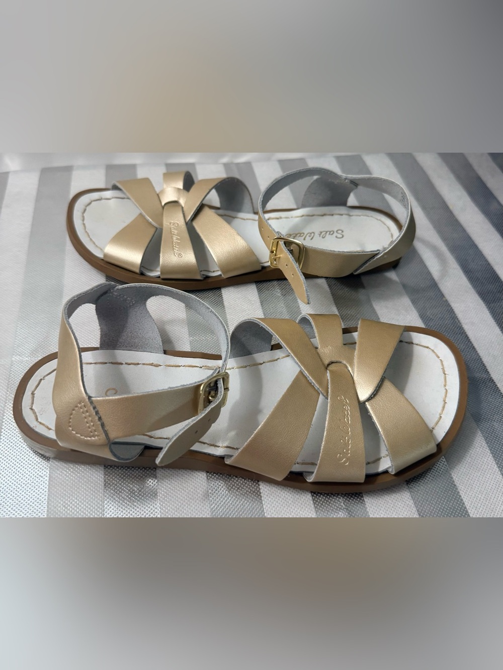 Girl’s Metallic Gold Salt Water Sandals - Picture 4 of 10